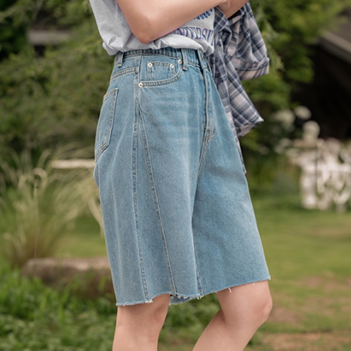 Diagonal Incision Cutting Banding Shorts