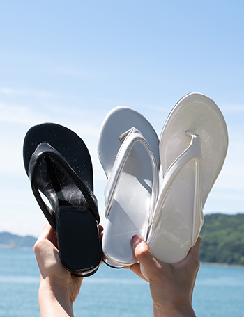 Enamel Wedge Flip flops Korea