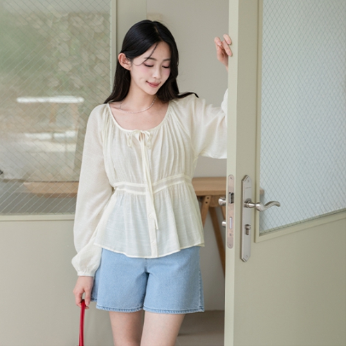 Volume Shirring Tie Blouse