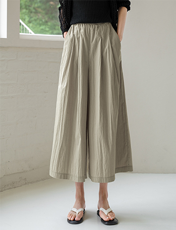 Rustling Pintuck Kyurot Banding Pants Korea