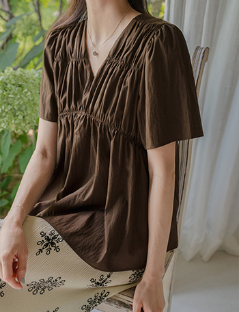 v 셔링 Short-sleeve Blouse Korea