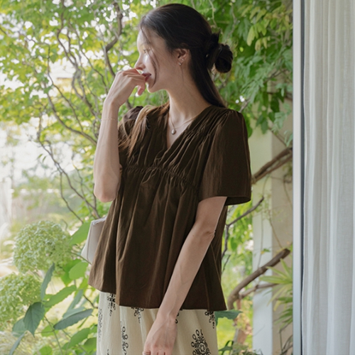V Shirring Short-sleeve Blouse
