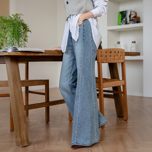 A Slit Wide Banding Denim Pants
