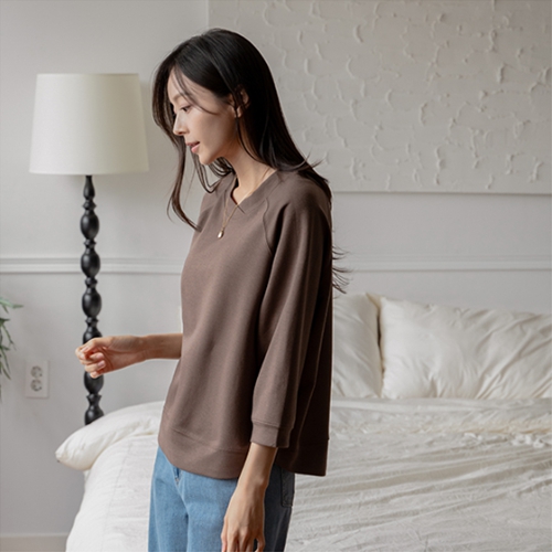 Cross 3/4 Sleeved Sweatshirt