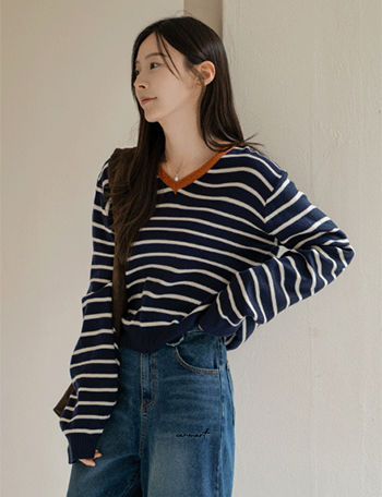 Horizontal Striped Color Matching V-neck Knitwear Korea