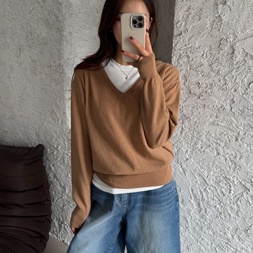 Alpha Deep V Wool Knitwear