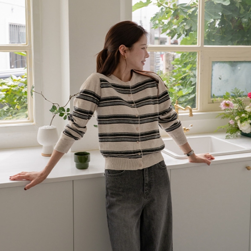 Loose Pobi Stripe Cardigan