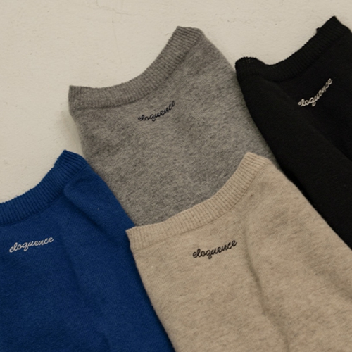 [valyou] Wool Embroidery V-neck Knitwear