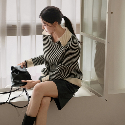 Thick Fin Horizontal Striped Collar Knitwear