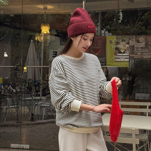 [valyou] Mile 택 horizontal striped sweatshirt