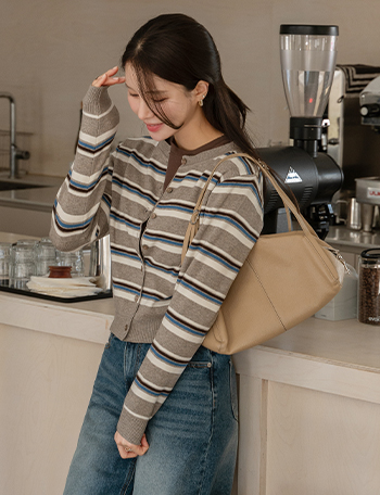 오로라 color combination horizontal striped Round Cardigan Korea