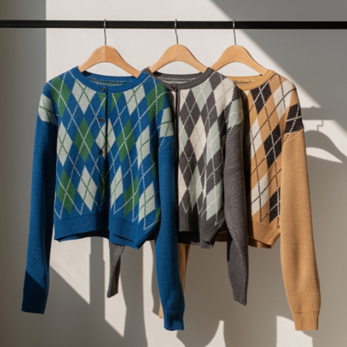Wool Argyle Round Cardigan