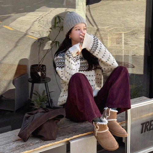 Raglan Blossom of Snow Wool Round Knitwear