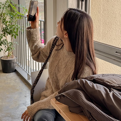 Awesome Cable Wool knit