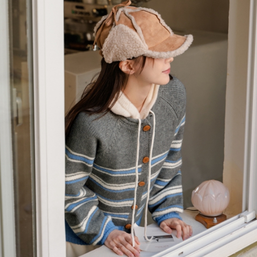 Rolling Stripe Cardigan