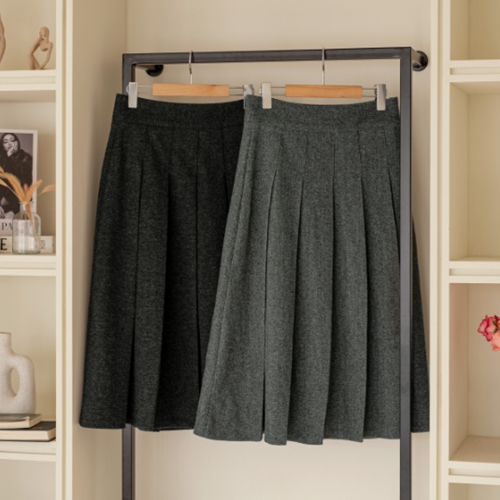 Perfect Wool Skirt (winter pleats)
