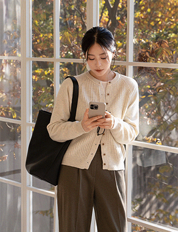 Bean Button Round Cardigan Korea