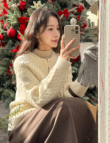 Thick Twisted Wool Round Knitwear Cardigan Korea