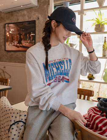 1964 Michelle Boxy Fleece Lined Sweatshirt Korea