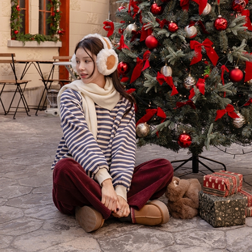 [valyou] Fuzzy Fleece lined Stripe sweatshirt