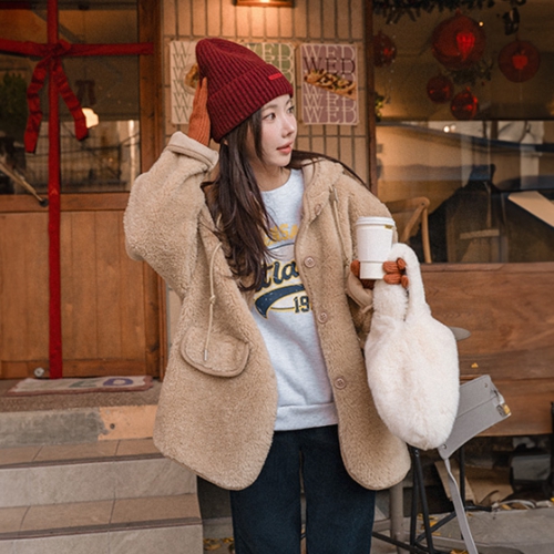 Wool Curly Hood Mustang