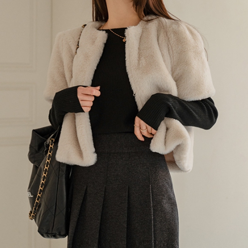 Snowing Fur Short-sleeve Jacket