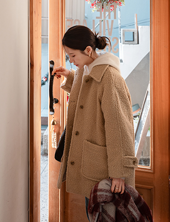 Crunch Boucle Highneck Quilted Coat Korea