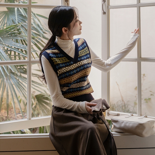 Ile Wool Nordic Knit Vest