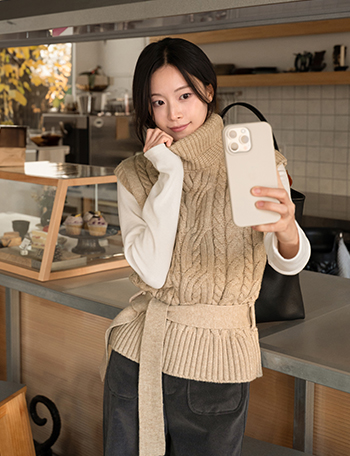 Twiddle Turtleneck Belt Knit Vest Korea