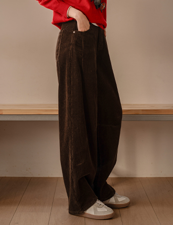 Curved Fur Lining Back Banding Corduroy pants Korea