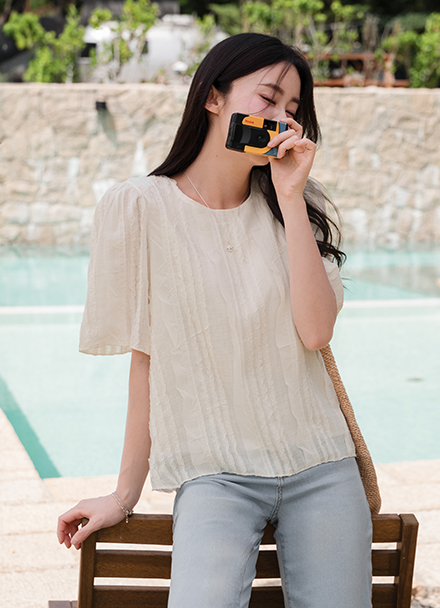 Verrer Lace Short-sleeve Blouse Korea