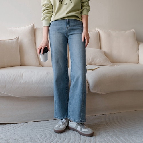 Diagonal Dart Wide Denim Pants