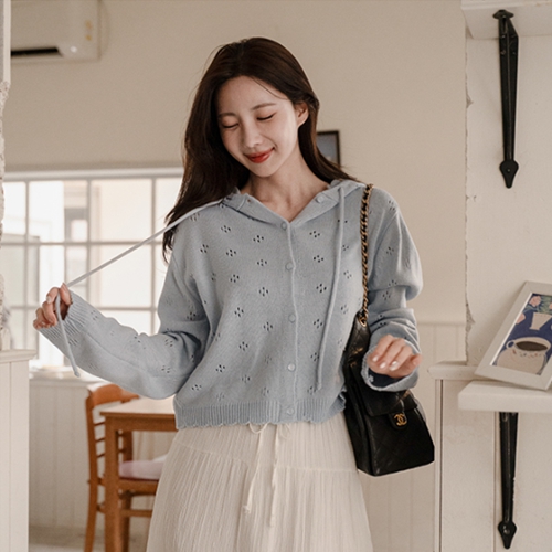 Punching Pendant Hood Knitwear