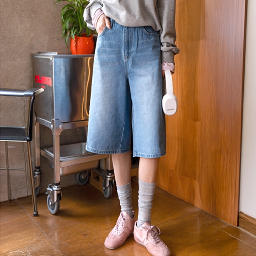 Curved Denim Bermuda Pants