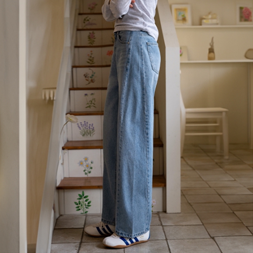 Salt Curved Denim Pants