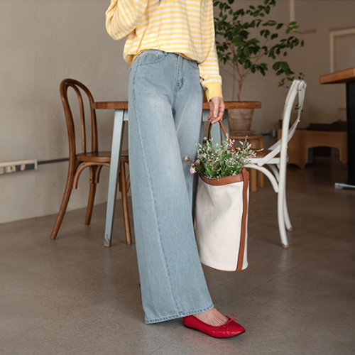 Diagonal Incision Wide Banding Pants