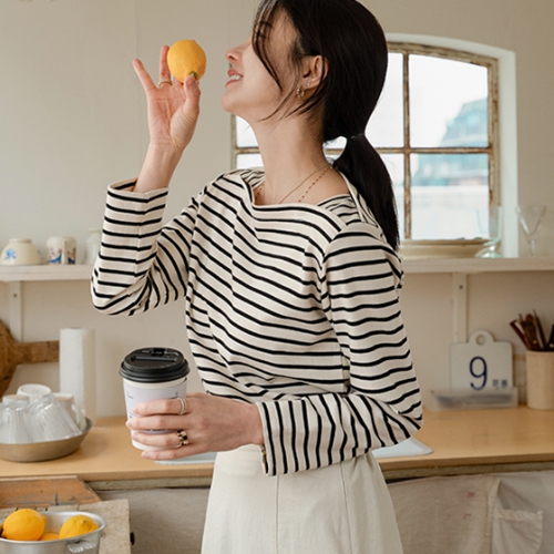 Free Square Horizontal Striped T-shirt