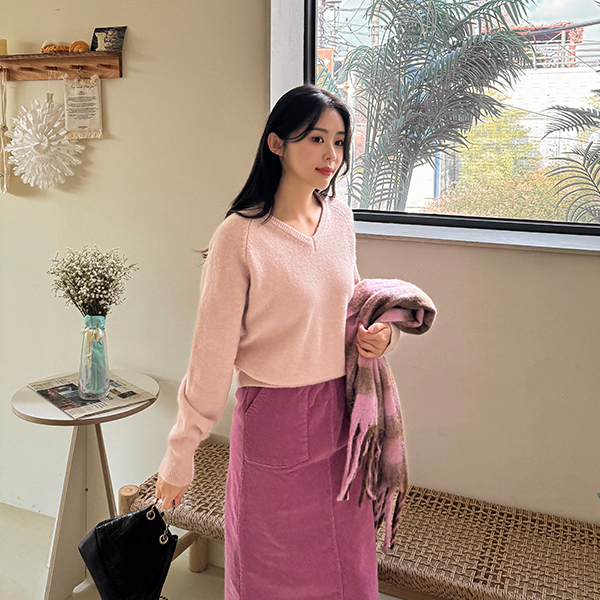 Fluffy V-neck Knitwear