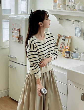 Creamy Horizontal striped Knitwear Color Matching Dress Korea