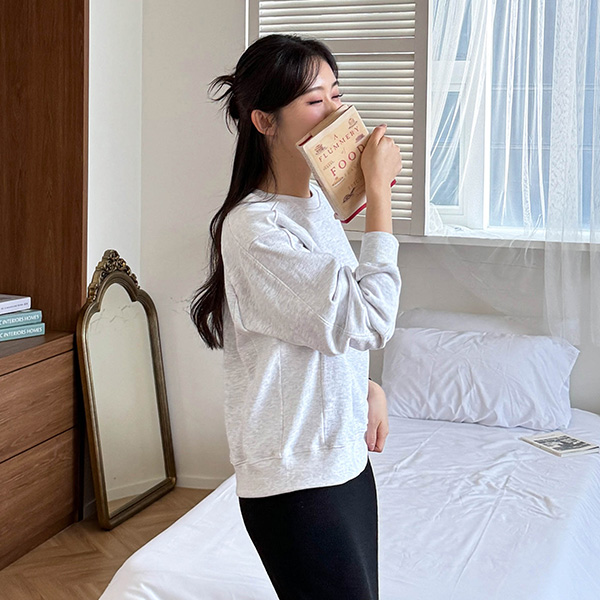 Basic incision raglan sleeve sweatshirt