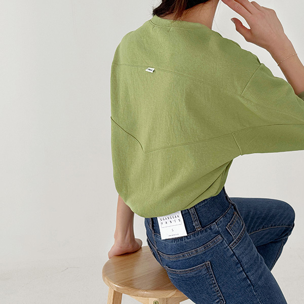 [valyou] Slit Point Embroidery 3/4 sleeve sweatshirt