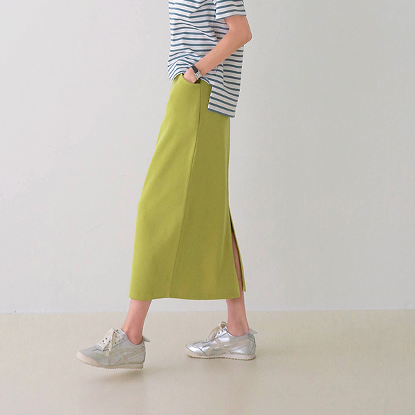 Chewy ribbed H-line skirt