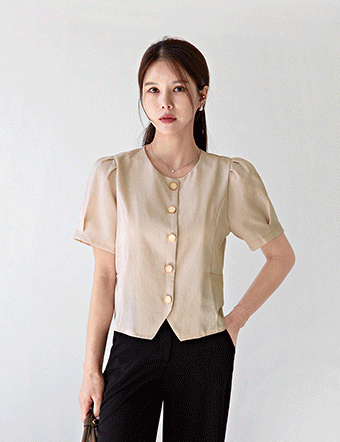 Honey mother-of-pearl button short-sleeved blouse Korea