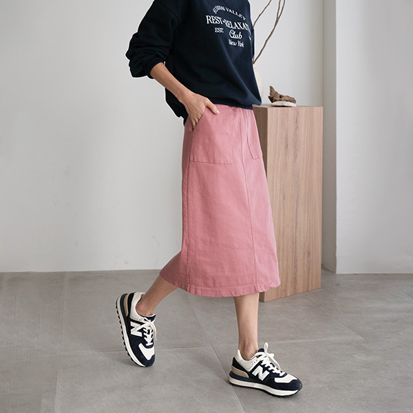 Square Pocket Slit Skirt