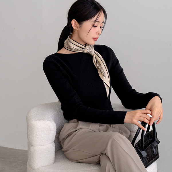 Greek V-neck Corrugated Neck Knitwear