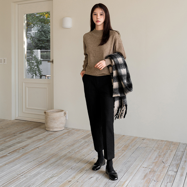 Lely Half-Turtleneck Knitwear