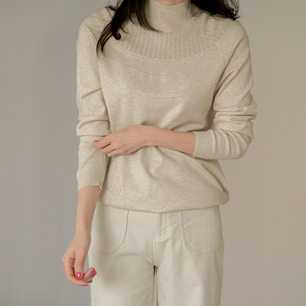 Elegant Half-Turtleneck Detail Knitwear