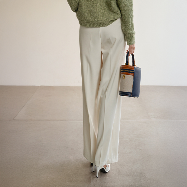 Two-pin tuck Banding Wide Slacks