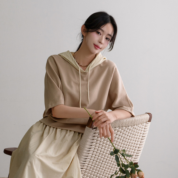 Rosel Color Matching Pintuck Hooded T-Shirt