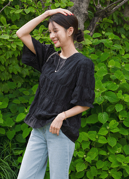 Ove Wrinkle Short-sleeve Blouse Korea